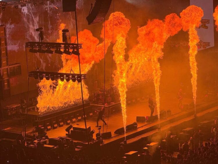 Slayer desata el infierno en el Palacio de los Deportes con una noche de fuego, velocidad y thrash metal