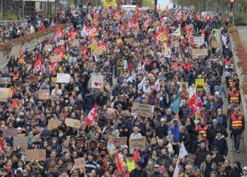 Francia despliega 70 mil policías ante nuevas protestas por el costo de vida y contra la ultraderecha