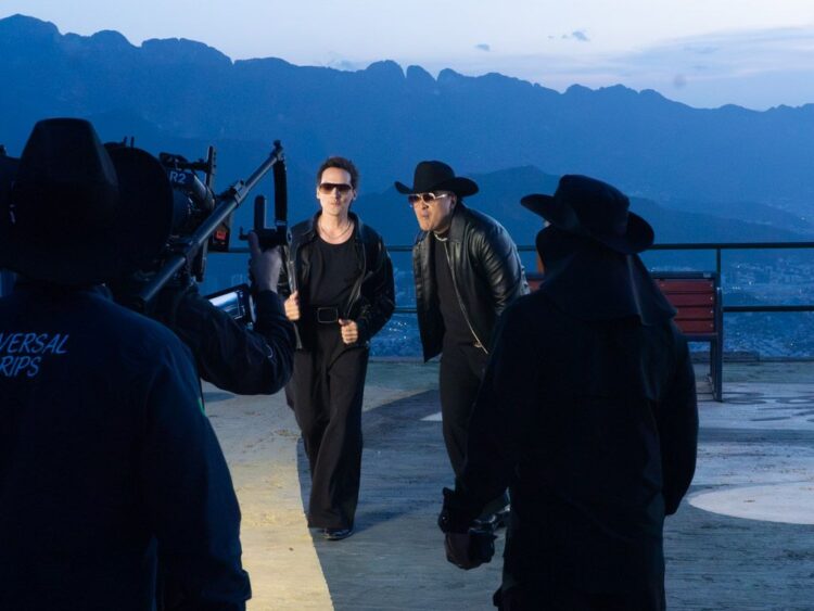 Morenito de Fuego y Kinky presentan video grabado en el mural del Cerro de la Silla