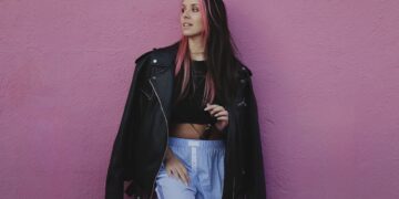 Denise Faro, la italiana que escribió para Laura Pausini, estrena  «Una Razón»