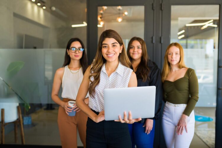 Empleabilidad desde el primer semestre: el nuevo estándar que exigen las empresas