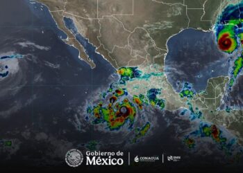 El huracán «Simón» toma fuerza y se convierte en categoría 2 mientras avanza a las costas de Jalisco