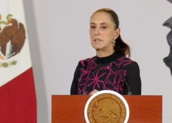 Sheinbaum afirma que el IMSS planteará a los trabajadores un «programa integral» que incluirá un aumento salarial