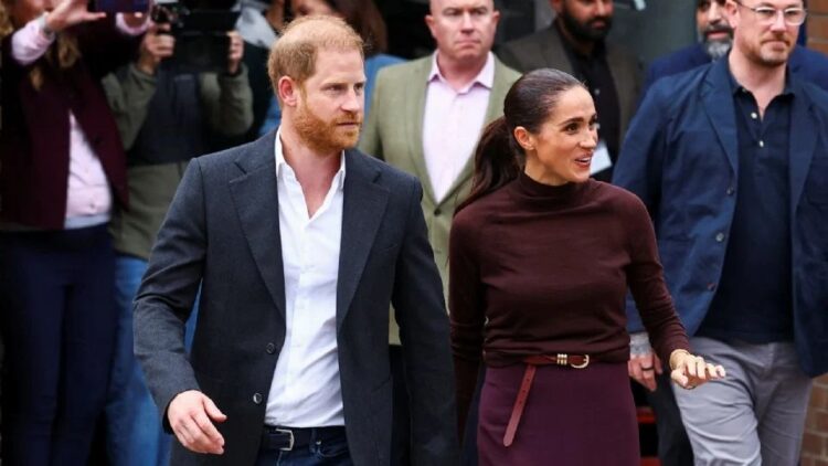 «Hay quienes no quieren»: el príncipe Harry asegura que busca reconciliarse con su familia tras regresar a Reino Unido