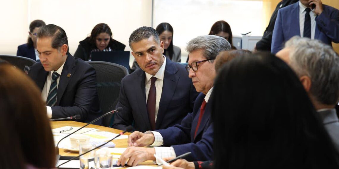 García Harfuch reporta 33 detenidos por asesinato de Carlos Manzo; FGR decidirá si atrae el caso
