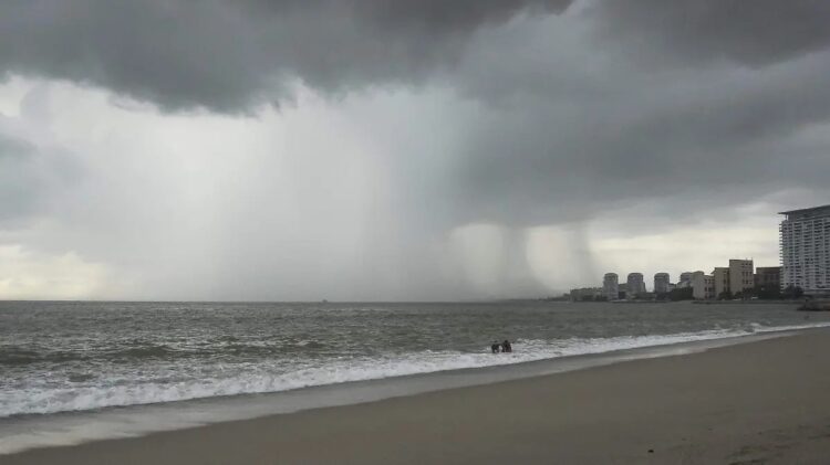 Se mantiene la alerta en Colima y Jalisco por el huracán «Trudy» ante lluvias intensas